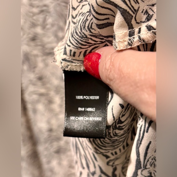 🐯 Torrid Hi-Lo Tiger Print Top size 6X - Picture 9 of 11